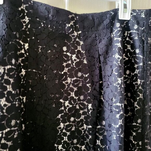 Talbots Women's Black Lace Overlay Skirt  Floral Pattern  Size 12 - Picture 9 of 10